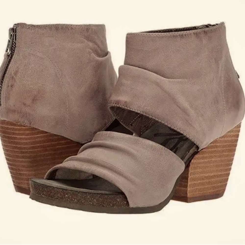 OTBT shoes NWOT. Made for comfort. Leather, well made. Good traction - Picture 2 of 13